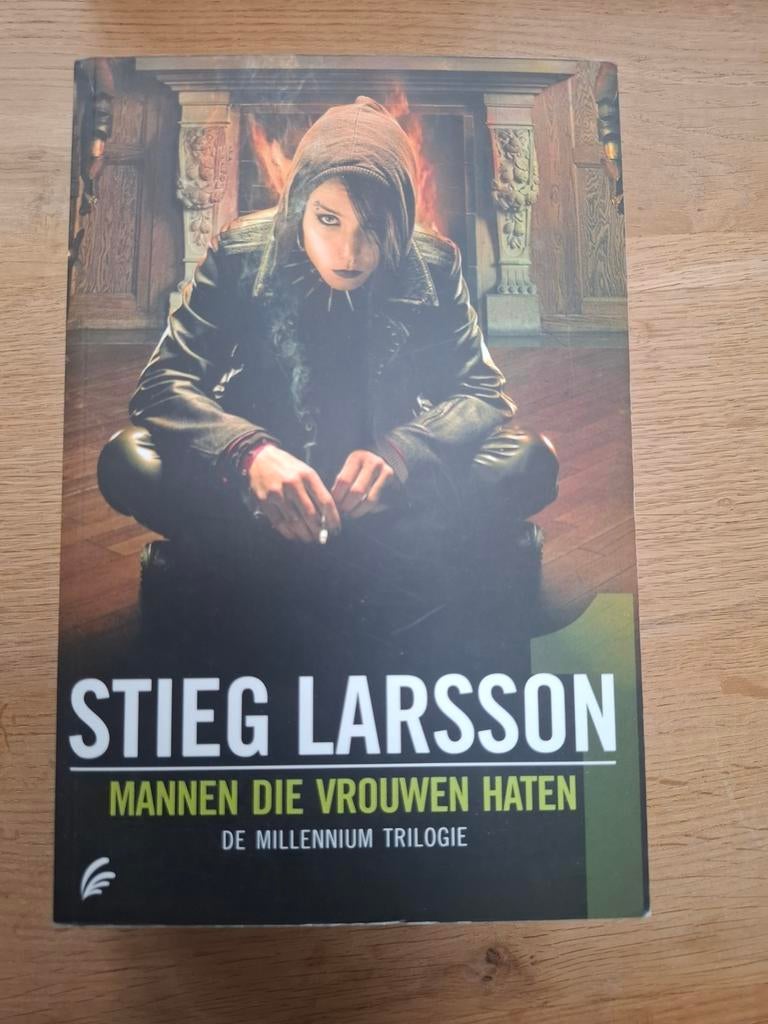 Stieg Larsson - Mannen die vrouwen haten, Ophalen of Verzenden, Gelezen, Stieg Larsson
