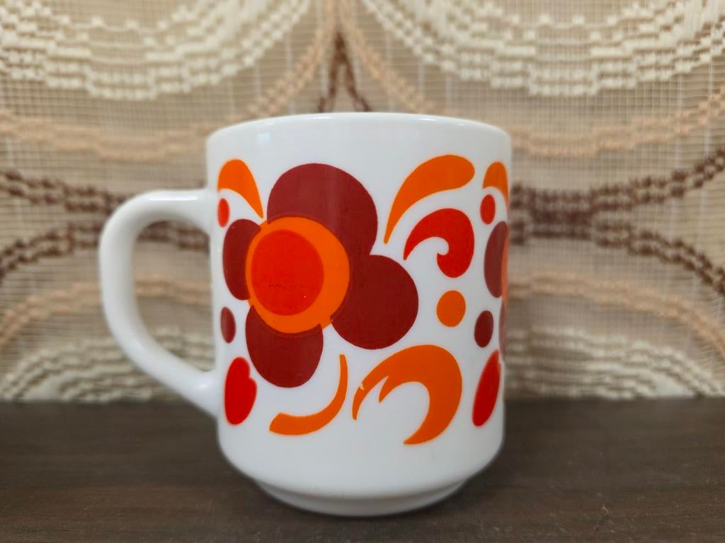 Arcopal France Knorr koffie beker rode oranje bloem servies, Verzamelen, Ophalen of Verzenden, Huis en Inrichting