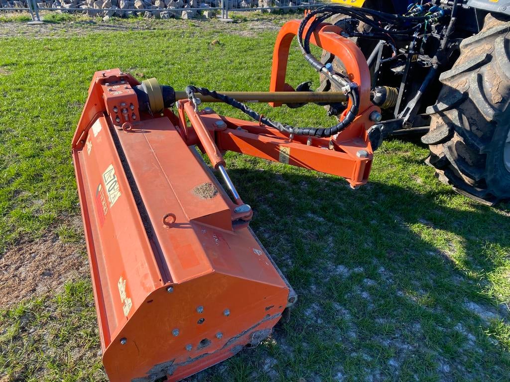 Tierre 160 klepelmaaier, Ophalen, Boomteelt, Weidebouw