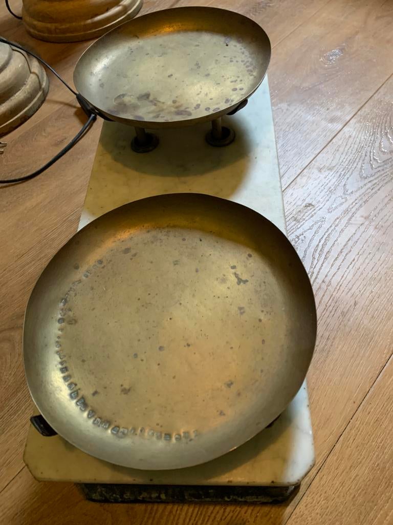 Antieke weegschaal, Huis en Inrichting, Woonaccessoires | Dienbladen, Ophalen of Verzenden, Gebruikt, Hout