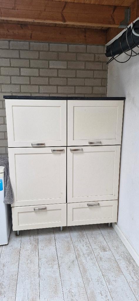 Keukenkast met belgisch hardsteen bovenop, Huis en Inrichting, Keuken | Keukenelementen, Ophalen, Gebruikt, 100 tot 150 cm, Crème