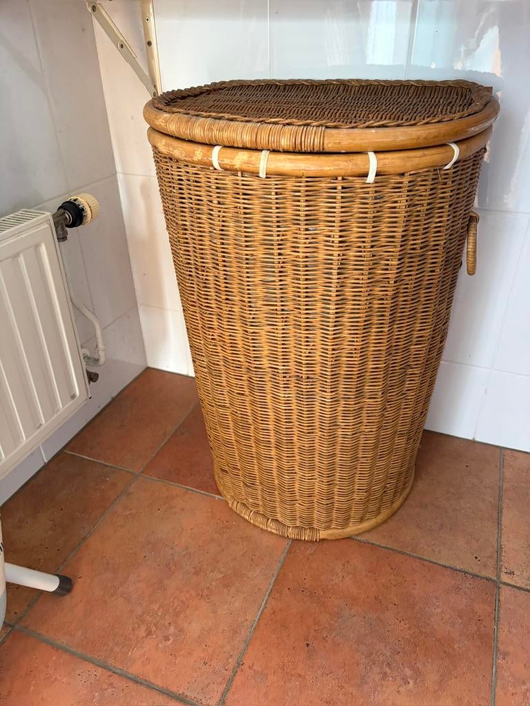 Grote rotan mand met deksel, Ophalen, Gebruikt, Bruin