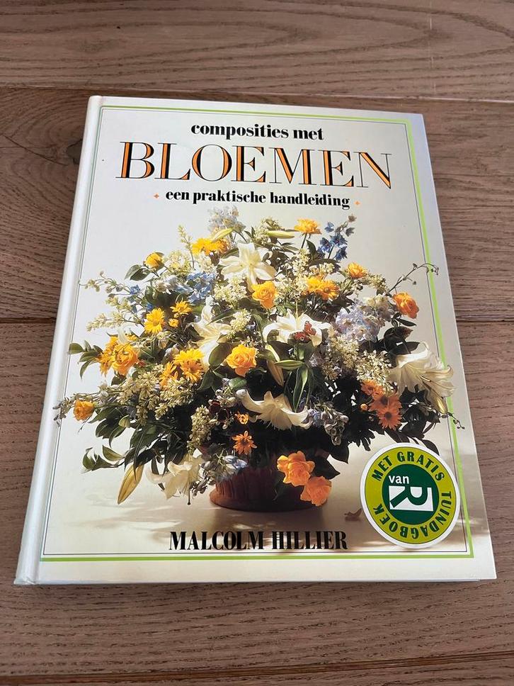 Composities met Bloemen - Malcolm Hillier, Boeken, Wonen en Tuinieren, Zo goed als nieuw, Bloemschikken, Groendecoratie, Ophalen of Verzenden