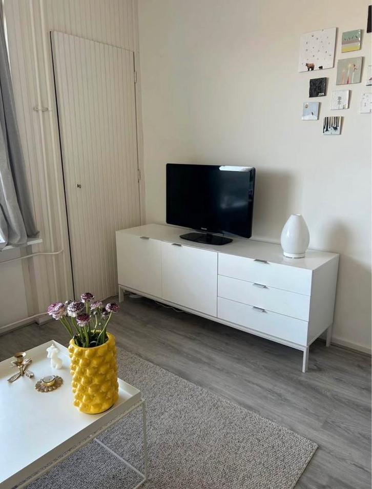 Witte TV Meubel - Stijlvol & Praktisch, Huis en Inrichting, Kasten | Dressoirs, Gebruikt, 150 tot 200 cm, 25 tot 50 cm, Met deur(en)