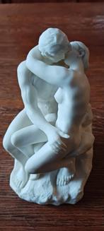 AUGUSTE RODIN REPLICA VAN DE KUS GEMAAKT VAN HARS 14 CM HOOG, Antiek en Kunst, Ophalen of Verzenden