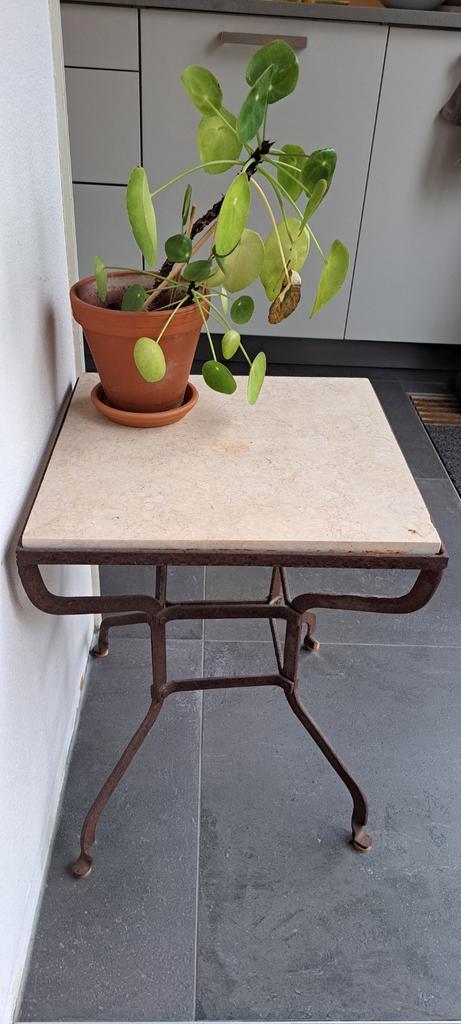 Brocant bijzettafeltje, metaal met marmeren blad, Tuin en Terras, Tuintafels, Gebruikt, Vierkant, Metaal, Ophalen