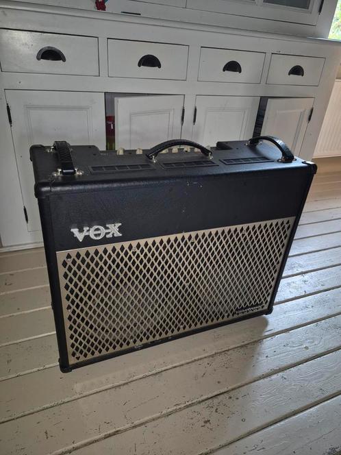 VOX valvetronix vt 100, Muziek en Instrumenten, Versterkers | Bas en Gitaar, Zo goed als nieuw, Ophalen
