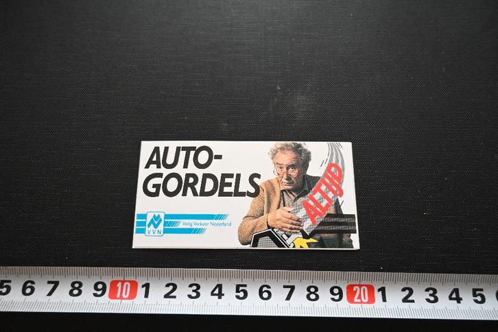sticker VVN veilig verkeer autogordels opa piet sesamstraat, Verzamelen, Stickers, Zo goed als nieuw, Ophalen