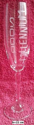 Millennium champagneglas (Jaar 2000) / ongebruikt, Verzamelen, Glas en Borrelglaasjes, Ophalen of Verzenden, Zo goed als nieuw