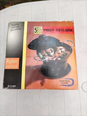 Party Tafel Wok beschikbaar voor biedingen