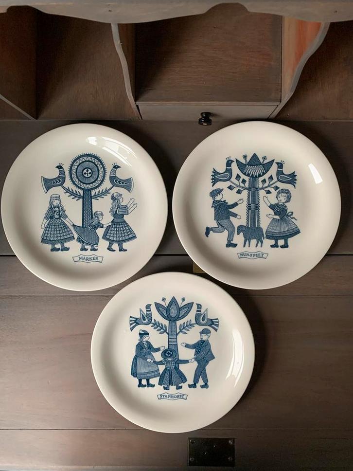 Schattige, decoratieve vintage Borden uit 1967., Antiek en Kunst, Antiek | Wandborden en Tegels, Ophalen of Verzenden