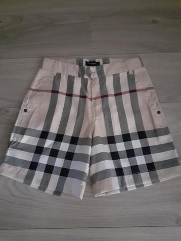 BURBERRY jongens short,korte broek, maat 10. beschikbaar voor biedingen