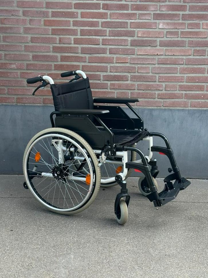 Rolstoel lichtgewicht en inklapbaar, Diversen, Rolstoelen, Zo goed als nieuw, Duwrolstoel, Inklapbaar, Ophalen of Verzenden