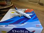 Delta Aviation200 B737-200, Verzamelen, Luchtvaart en Vliegtuigspotten, Ophalen of Verzenden, Schaalmodel, Zo goed als nieuw