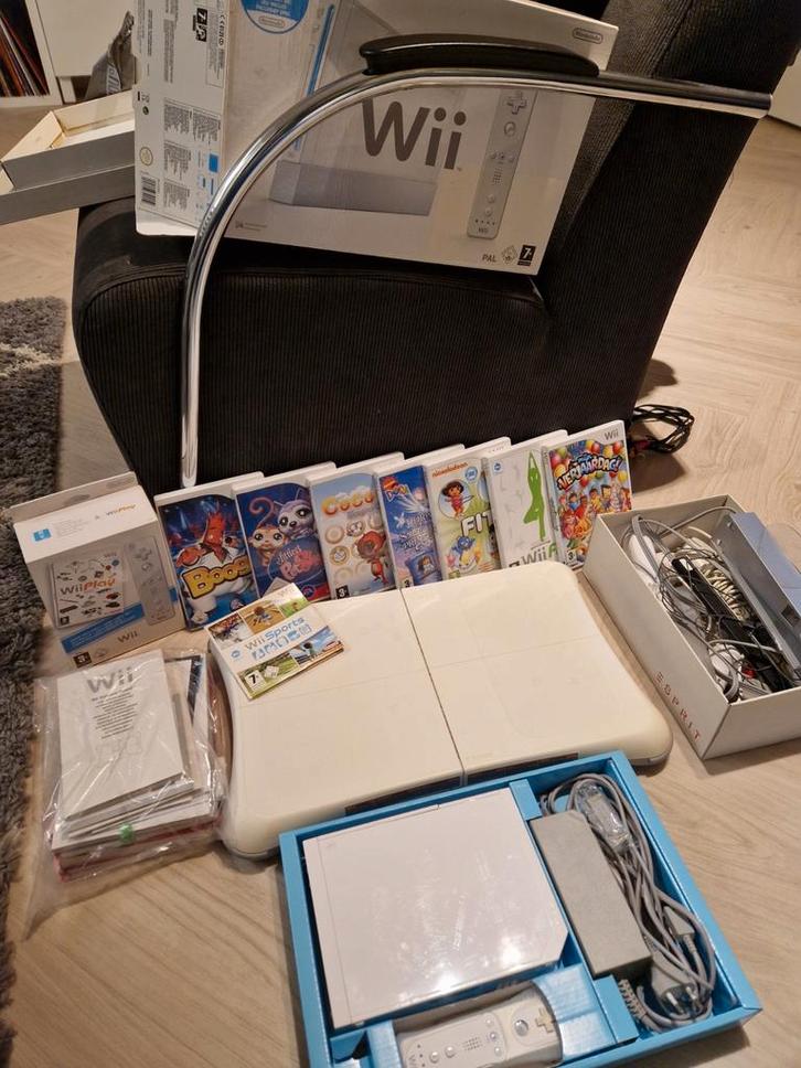 Nintendo Wii Compleet met Spellen en Accessoires, Spelcomputers en Games, Spelcomputers | Nintendo Wii, Gebruikt, Met 2 controllers