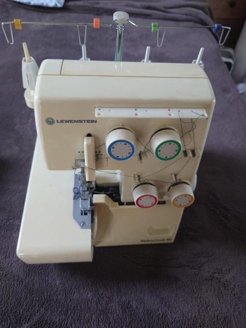 Melson Lock 4D , Lewenstein, Hobby en Vrije tijd, Naaimachines en Toebehoren, Gebruikt, Lockmachine, Lewenstein, Ophalen