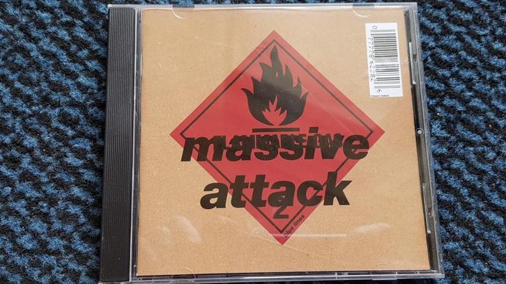2 cd's MASSIVE ATTACK, Cd's en Dvd's, Cd's | Hiphop en Rap, Zo goed als nieuw, 2000 tot heden, Ophalen of Verzenden
