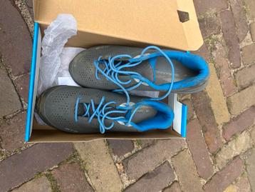 Mountainbike fiets/loopschoenen maat 41 shimano beschikbaar voor biedingen