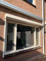 Kunststof kozijn met 3 ramen, Doe-het-zelf en Verbouw, Rolluiken, Ophalen, Gebruikt, 150 tot 200 cm, Elektrische bediening