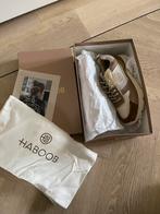 Sneakers NEW, Beige, Ophalen of Verzenden, Sneakers of Gympen, Zo goed als nieuw