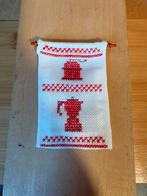 Geborduurd voor keuken handdoeken - ca 8.5x6cm - handwerk, Ophalen of Verzenden, Zo goed als nieuw, Poppenhuis