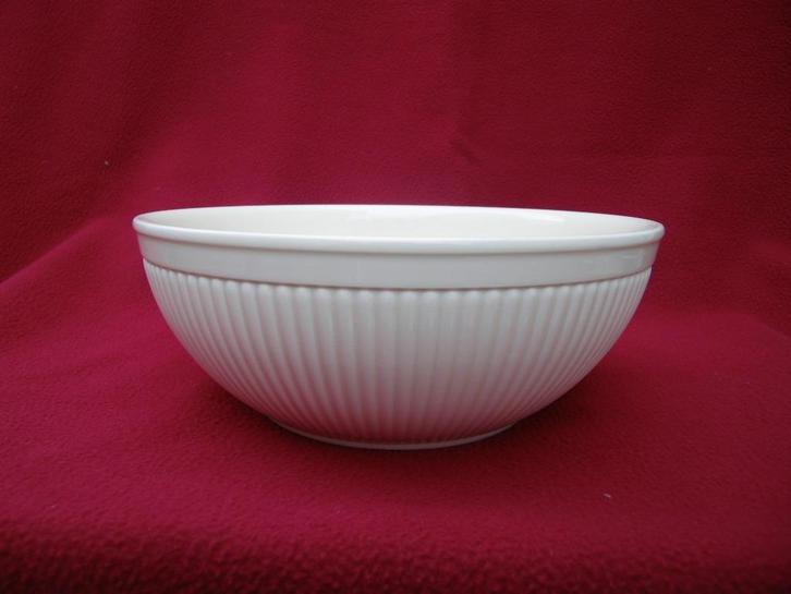 Wedgwood EDME Slakom Ø 18 cm, Huis en Inrichting, Keuken | Servies, Zo goed als nieuw, Overige typen, Wedgwood, Aardewerk, Ophalen of Verzenden