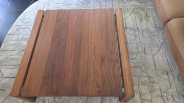 Notenhouten salontafel (110 x 110 x 35cm) merk Case beschikbaar voor biedingen