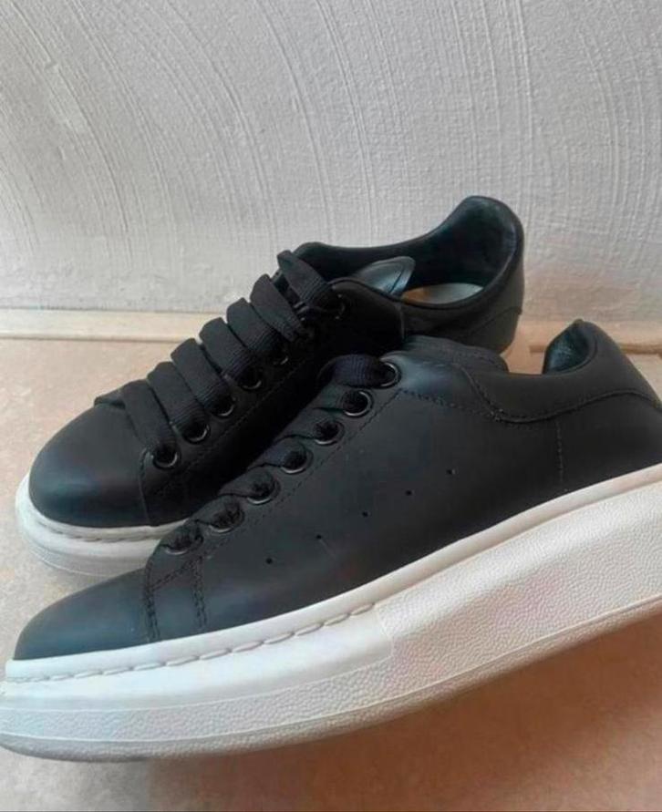 Alexander McQueens, Kleding | Dames, Schoenen, Zo goed als nieuw, Sneakers of Gympen, Zwart, Ophalen of Verzenden