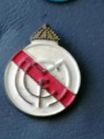 SPELD VOETBAL REAL MADRID, Ophalen of Verzenden, Gebruikt, Sport, Speldje of Pin
