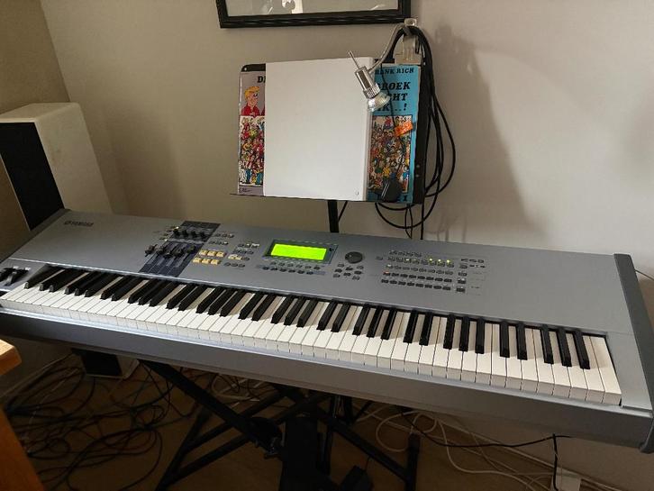 Yamaha Motif ES8 incl. 3 PLG plugin boards, Muziek en Instrumenten, Synthesizers, Zo goed als nieuw, 88 toetsen, Yamaha, Met midi-aansluiting