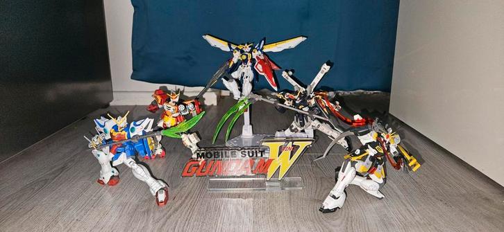 Moet Weg:Gundam Wing Gunpla Collectie + Display, Hobby en Vrije tijd, Modelbouw | Auto's en Voertuigen, Zo goed als nieuw, Overige typen