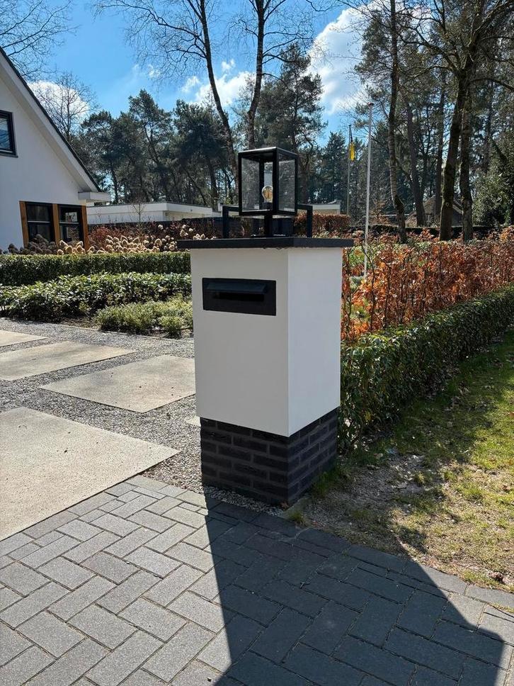 Zuil met brievenbus, Tuin en Terras, Brievenbussen, Zo goed als nieuw, Hardsteen, Ophalen