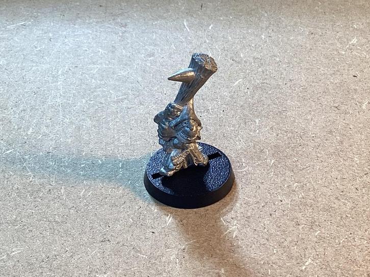 1x Orcs & Goblins; Night Goblin, Clubber v2 [1992], Hobby en Vrije tijd, Wargaming, Zo goed als nieuw, Warhammer, Figuurtje(s)