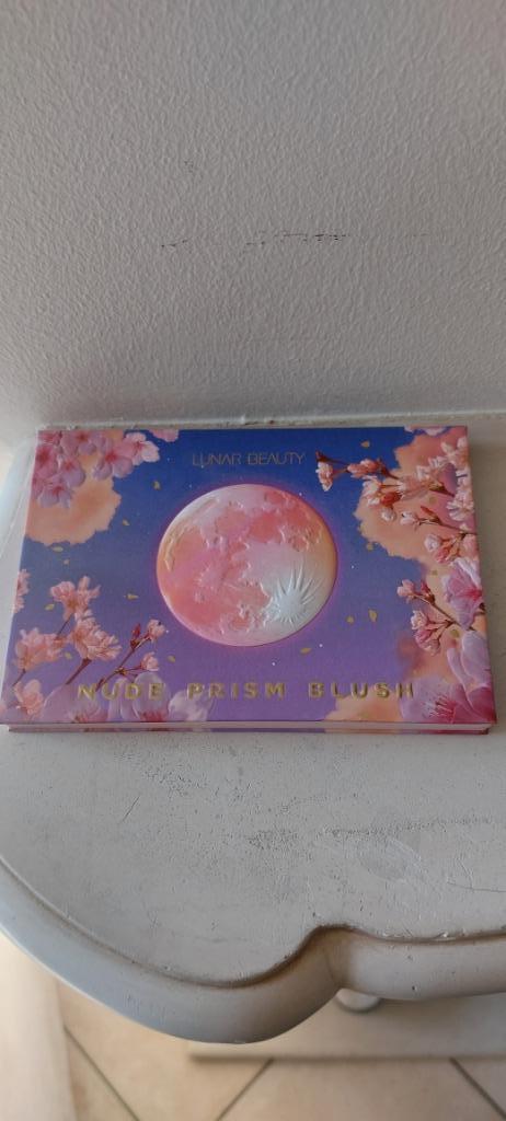 Lunar Beauty Nude Prism Blush Cheek Palette, Sieraden, Tassen en Uiterlijk, Uiterlijk | Cosmetica en Make-up, Zo goed als nieuw