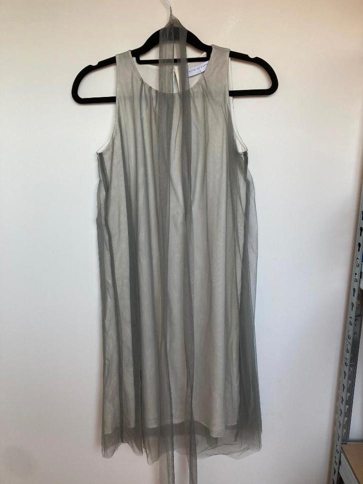 Cathrine Hammel tule jurk creme grijs maat S met ceintuur, Kleding | Dames, Jurken, Zo goed als nieuw, Maat 38/40 (M), Grijs, Knielengte