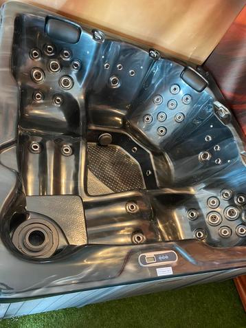 Nieuwe spa jacuzzi balboa 2 ligplaatsen INCL INSTALLATIE beschikbaar voor biedingen