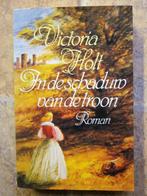 Victoria Holt: In de schaduw van de troon, Boeken, Victoria Holt, Ophalen of Verzenden, Zo goed als nieuw