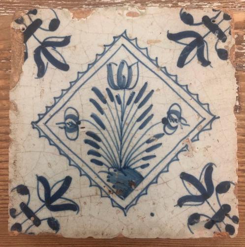 Oude kwadraat tegel blauw wit met tulp, Antiek en Kunst, Antiek | Wandborden en Tegels, Ophalen of Verzenden