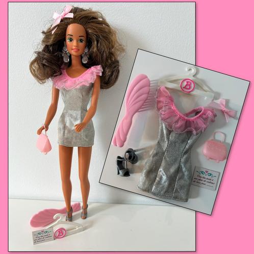 Barbie Happy Birthday Fashions 1994 (Mattel), Verzamelen, Poppen, Gebruikt, Kleertjes, Ophalen of Verzenden