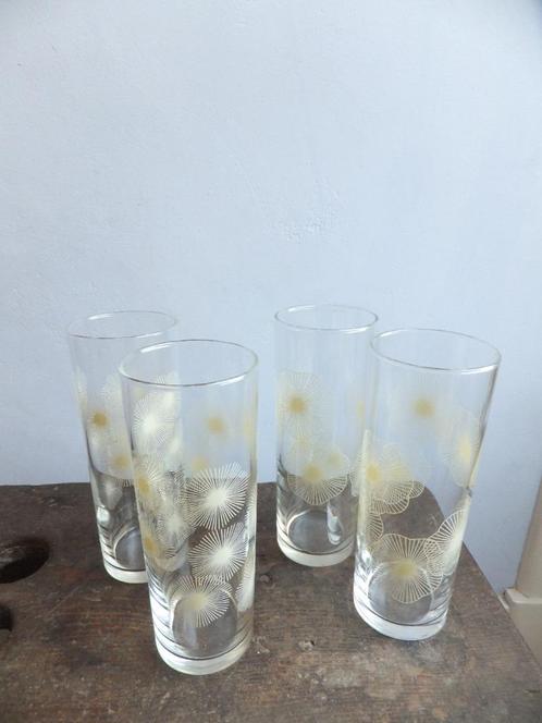 4 vintage longdrink glazen 50s pastelgeel bloemmotief vaasje, Huis en Inrichting, Keuken | Servies, Ophalen