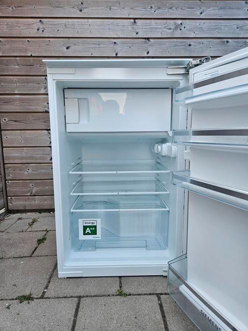 Inbouw koelkast met vriesvak (Siemens KI18LV60), Witgoed en Apparatuur, Vriezers en Diepvrieskisten, Zo goed als nieuw, Vrijstaand