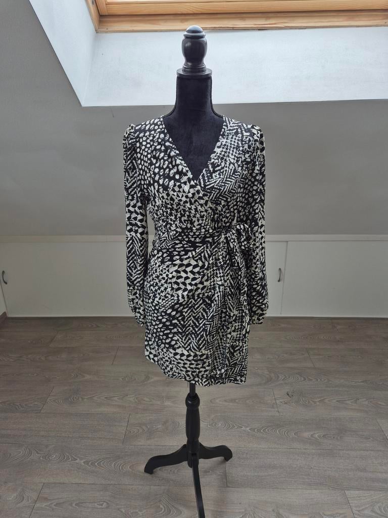 Mooi jurkje. M, Maat 38/40 (M), Verzenden, Zwart, Nieuw