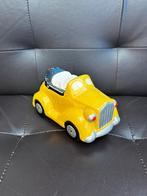 Gele Auto Spaarpot - Vintage Stijl, Verzamelen, Spaarpotten, Ophalen of Verzenden, Gebruikt, Steen, Aardewerk of Keramiek, Vervoermiddel