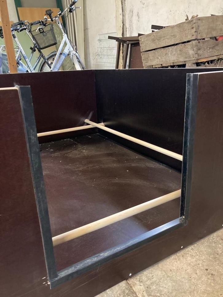 Werpkist hond 130x115x50 te huur (niet te koop), Dieren en Toebehoren, Overige Dieren-accessoires, Ophalen