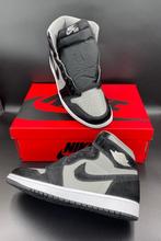 Jordan 1 Retro High OG Twist 2.0 Medium Grey maat 42.5, Ophalen of Verzenden, Nieuw, Grijs, Sneakers of Gympen