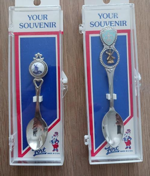 Hollandse souvenier lepeltjes en beker, Antiek en Kunst, Antiek | Bestek, Ophalen of Verzenden