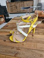 Guess Sandalen met hakken, Guess, Geel, Zo goed als nieuw, Sandalen of Muiltjes