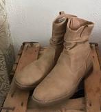 Mooie beige enkellaarsjes, merk Blue Box - maat 36., Blue Box, Beige, Lage of Enkellaarzen, Ophalen of Verzenden