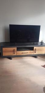 Te koop mooie massief eiken TV meubel., Huis en Inrichting, Ophalen of Verzenden, Zo goed als nieuw, 25 tot 50 cm, 150 tot 200 cm