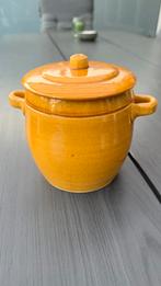 Okergele brocante pot met deksel, Antiek en Kunst, Antiek | Schalen, Ophalen of Verzenden